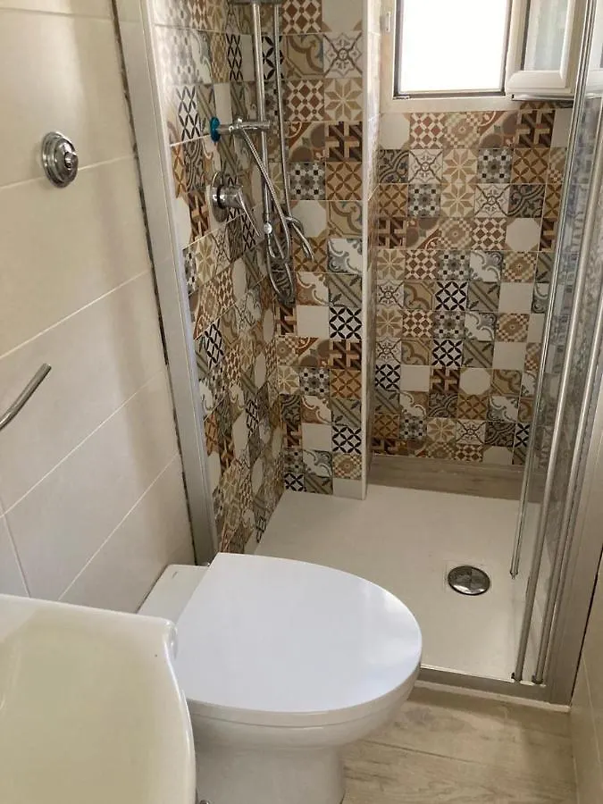 A Casa Di Nonna Ida, Nel Cuore Pulsante Di Napoli 0*,