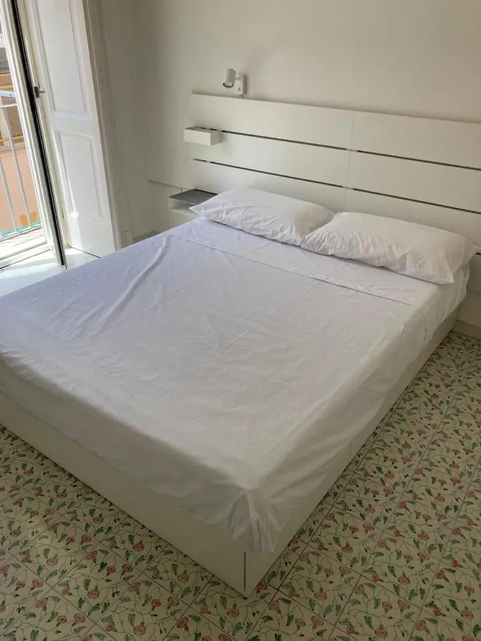 A Casa Di Nonna Ida, Nel Cuore Pulsante Di Napoli