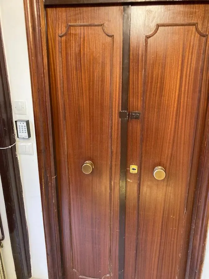 A Casa Di Nonna Ida, Nel Cuore Pulsante Di Napoli 0*,  Italien