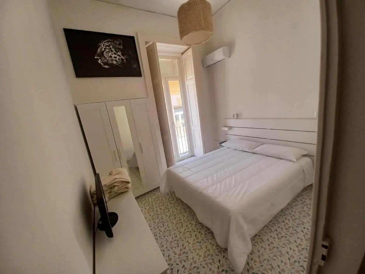 A Casa Di Nonna Ida, Nel Cuore Pulsante Di Napoli