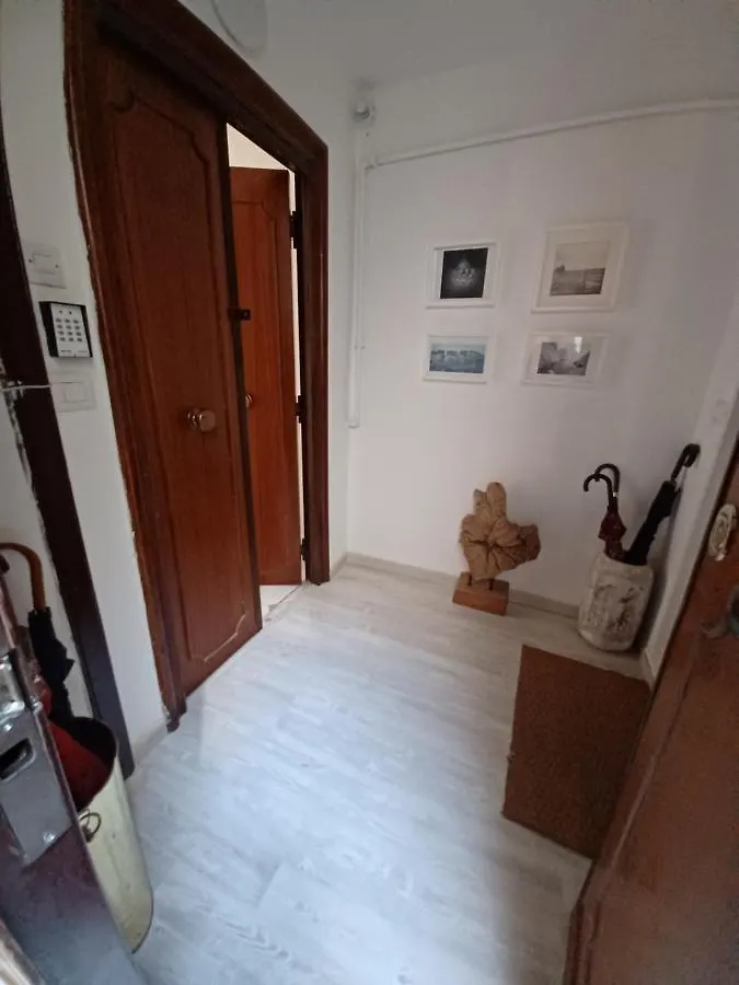 A Casa Di Nonna Ida, Nel Cuore Pulsante Di Napoli 0*,  Italien